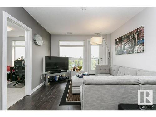 333 5151 Windermere Boulevard, Edmonton, AB - Indoor Photo Showing Living Room