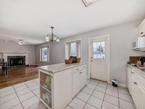 4126 33A Avenue, Edmonton, AB - Indoor Photo Showing Kitchen