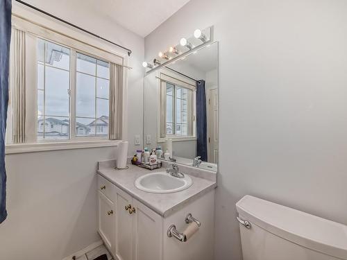 4126 33A Avenue, Edmonton, AB - Indoor Photo Showing Bathroom