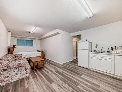 4126 33A Avenue, Edmonton, AB - Indoor Photo Showing Other Room