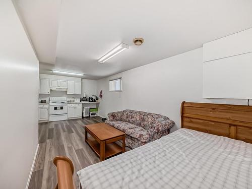 4126 33A Avenue, Edmonton, AB - Indoor Photo Showing Bedroom