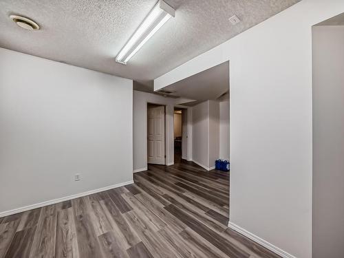 4126 33A Avenue, Edmonton, AB - Indoor Photo Showing Other Room