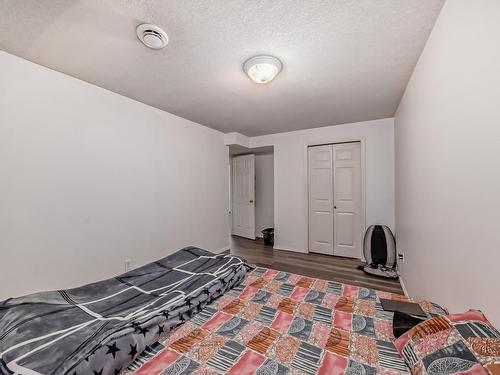 4126 33A Avenue, Edmonton, AB - Indoor Photo Showing Bedroom