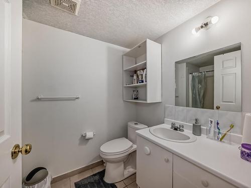 4126 33A Avenue, Edmonton, AB - Indoor Photo Showing Bathroom