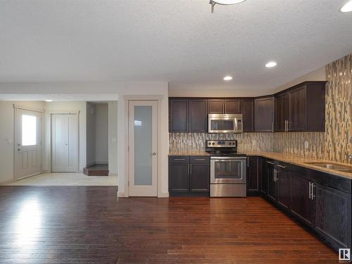 9648 106 Avenue, Edmonton, AB - Indoor Photo Showing Kitchen