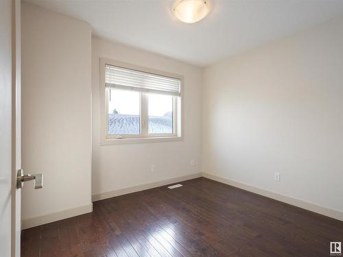 9648 106 Avenue, Edmonton, AB - Indoor Photo Showing Other Room