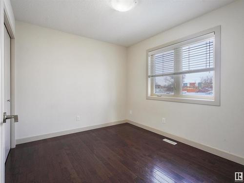 9648 106 Avenue, Edmonton, AB - Indoor Photo Showing Other Room