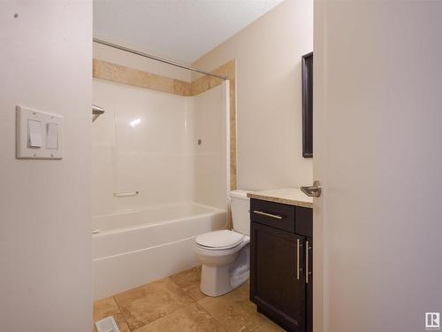 9648 106 Avenue, Edmonton, AB - Indoor Photo Showing Bathroom