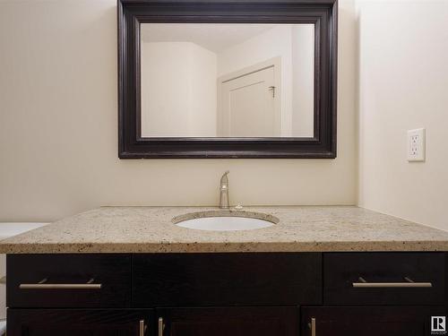 9648 106 Avenue, Edmonton, AB - Indoor Photo Showing Bathroom