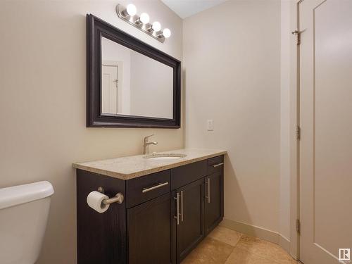 9648 106 Avenue, Edmonton, AB - Indoor Photo Showing Bathroom