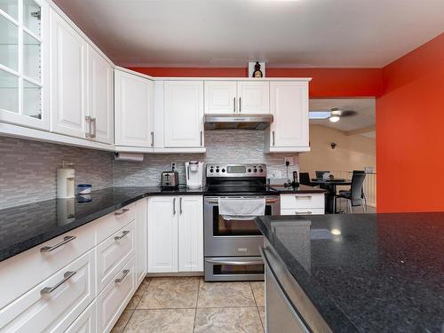 4346 38 Street, Edmonton, AB - Indoor Photo Showing Kitchen With Upgraded Kitchen