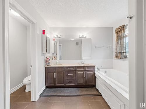 7728 18 Avenue, Edmonton, AB - Indoor Photo Showing Bathroom