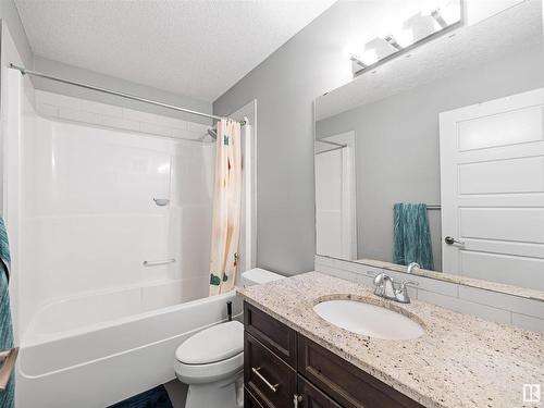 7728 18 Avenue, Edmonton, AB - Indoor Photo Showing Bathroom