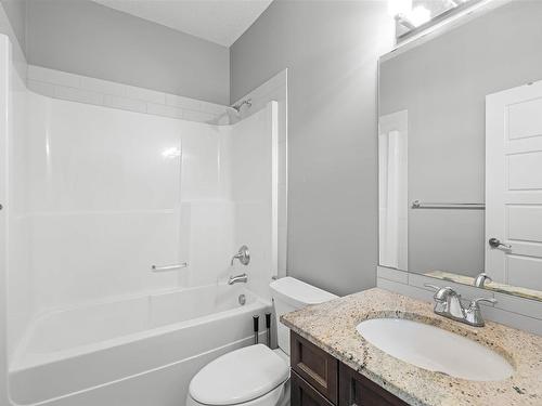 7728 18 Avenue, Edmonton, AB - Indoor Photo Showing Bathroom