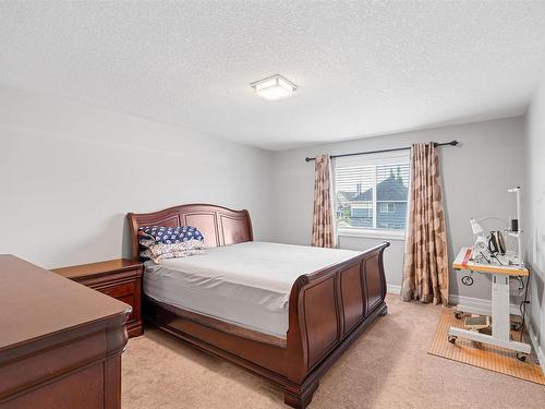 7728 18 Avenue, Edmonton, AB - Indoor Photo Showing Bedroom