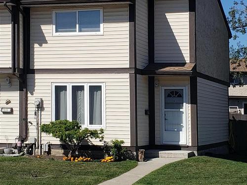 18060 93 Av Nw, Edmonton, AB 