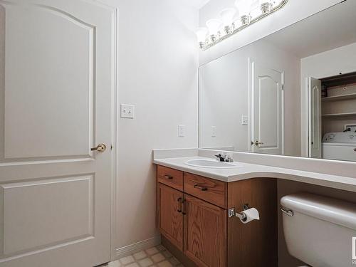 905 Youville Drive W, Edmonton, AB - Indoor Photo Showing Bathroom