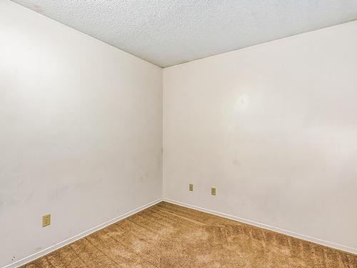 16 7604 29 Avenue, Edmonton, AB - Indoor Photo Showing Other Room