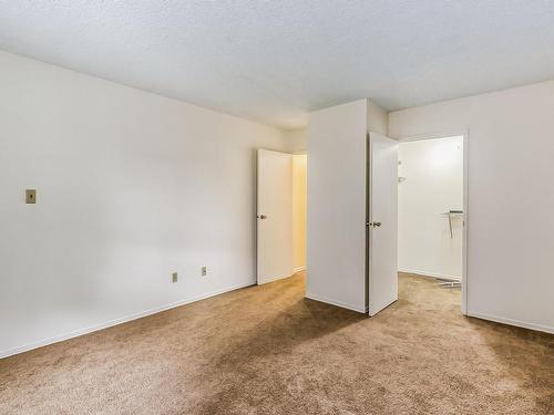 16 7604 29 Avenue, Edmonton, AB - Indoor Photo Showing Other Room