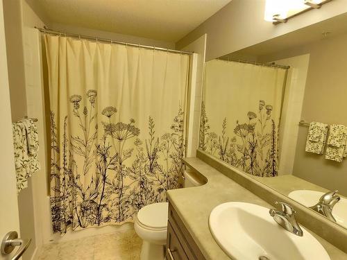 216 3670 139 Avenue, Edmonton, AB - Indoor Photo Showing Bathroom