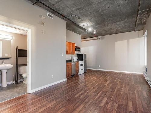 1405 10024 Jasper Avenue, Edmonton, AB - Indoor Photo Showing Kitchen