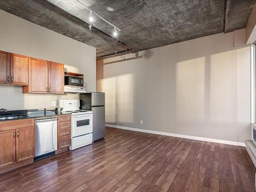 1405 10024 Jasper Avenue, Edmonton, AB - Indoor Photo Showing Kitchen