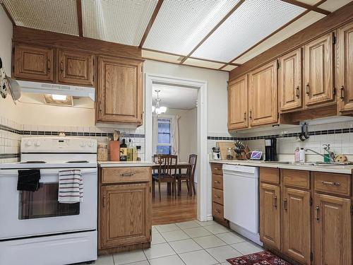 11044 81 Avenue, Edmonton, AB - Indoor Photo Showing Kitchen