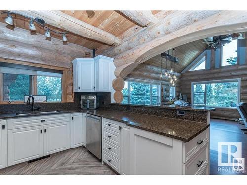 302 52249 Rge Road 222, Rural Strathcona County, AB - Indoor Photo Showing Kitchen