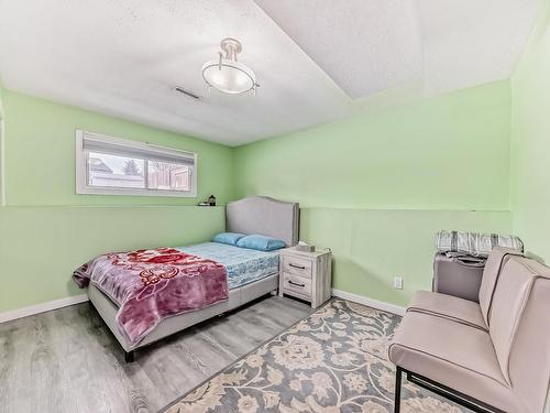 5112 14 Avenue, Edmonton, AB - Indoor Photo Showing Bedroom