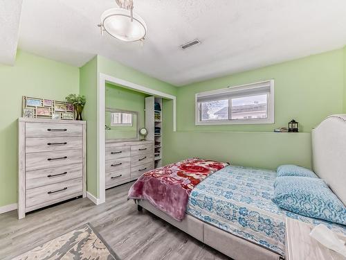 5112 14 Avenue, Edmonton, AB - Indoor Photo Showing Bedroom