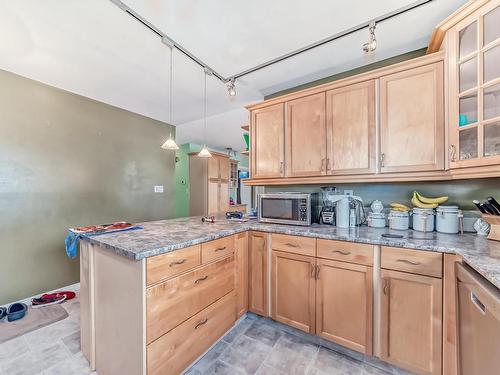 5112 14 Avenue, Edmonton, AB - Indoor Photo Showing Kitchen