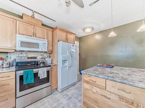 5112 14 Avenue, Edmonton, AB - Indoor Photo Showing Kitchen