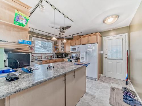 5112 14 Avenue, Edmonton, AB - Indoor Photo Showing Kitchen