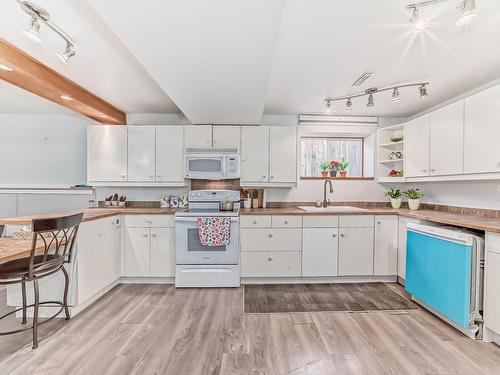 5112 14 Avenue, Edmonton, AB - Indoor Photo Showing Kitchen