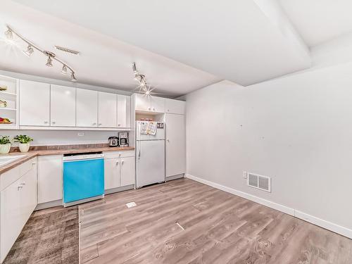 5112 14 Avenue, Edmonton, AB - Indoor Photo Showing Kitchen