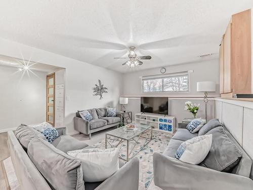 5112 14 Avenue, Edmonton, AB - Indoor Photo Showing Living Room