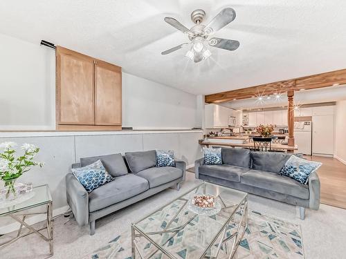 5112 14 Avenue, Edmonton, AB - Indoor Photo Showing Living Room