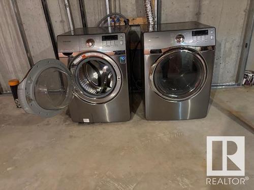 9081 Scott Crescent, Edmonton, AB - Indoor Photo Showing Laundry Room