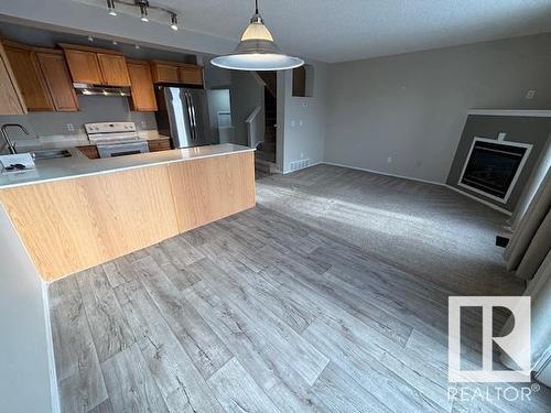 9081 Scott Crescent, Edmonton, AB - Indoor Photo Showing Kitchen