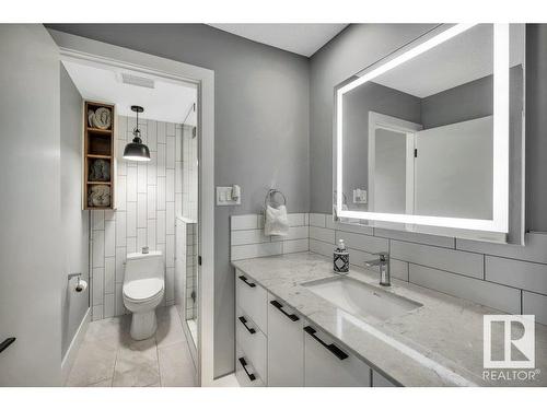 108 5125 Riverbend Road, Edmonton, AB - Indoor Photo Showing Bathroom