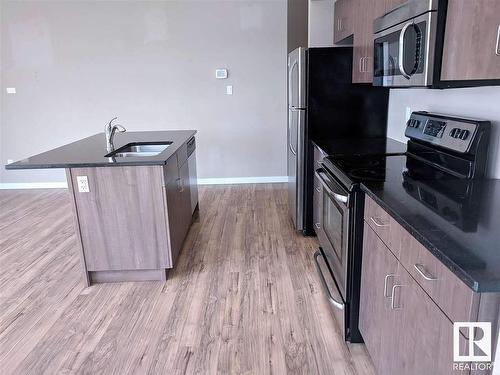 405 10518 113 Street, Edmonton, AB - Indoor Photo Showing Kitchen