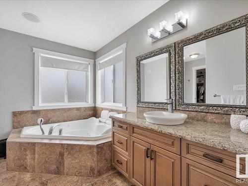 10824 179 Avenue, Edmonton, AB - Indoor Photo Showing Bathroom