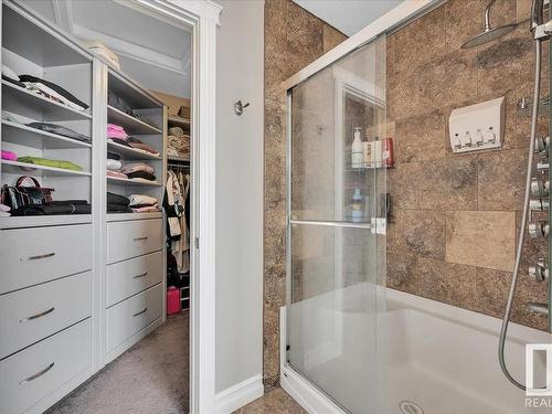 10824 179 Avenue, Edmonton, AB - Indoor Photo Showing Bathroom