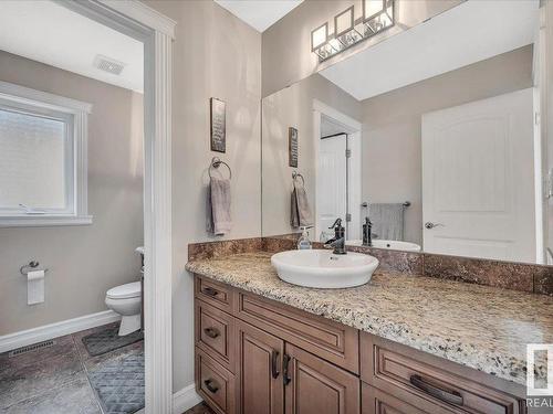 10824 179 Avenue, Edmonton, AB - Indoor Photo Showing Bathroom