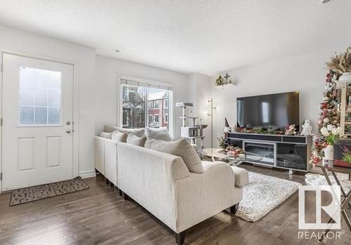 113 3625 144 Avenue, Edmonton, AB - Indoor Photo Showing Living Room