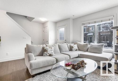 113 3625 144 Avenue, Edmonton, AB - Indoor Photo Showing Living Room