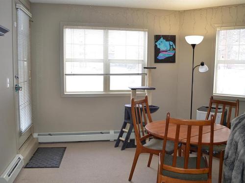 111 11445 Ellerslie Road Sw, Edmonton, AB - Indoor Photo Showing Dining Room