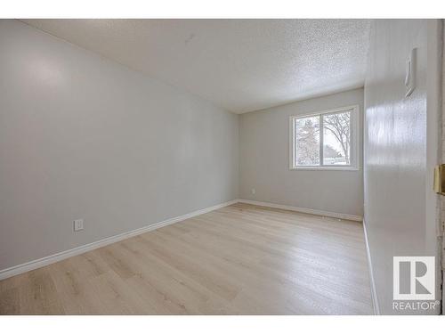 6117 120 Avenue, Edmonton, AB - Indoor Photo Showing Other Room