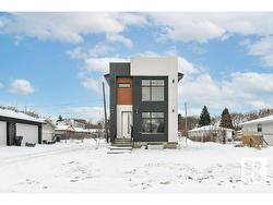 7607 98 Avenue  Edmonton, AB T6A 0B3