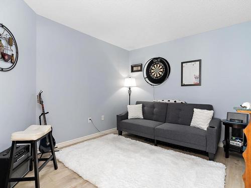 212 15499 Castle Downs Road, Edmonton, AB - Indoor Photo Showing Living Room